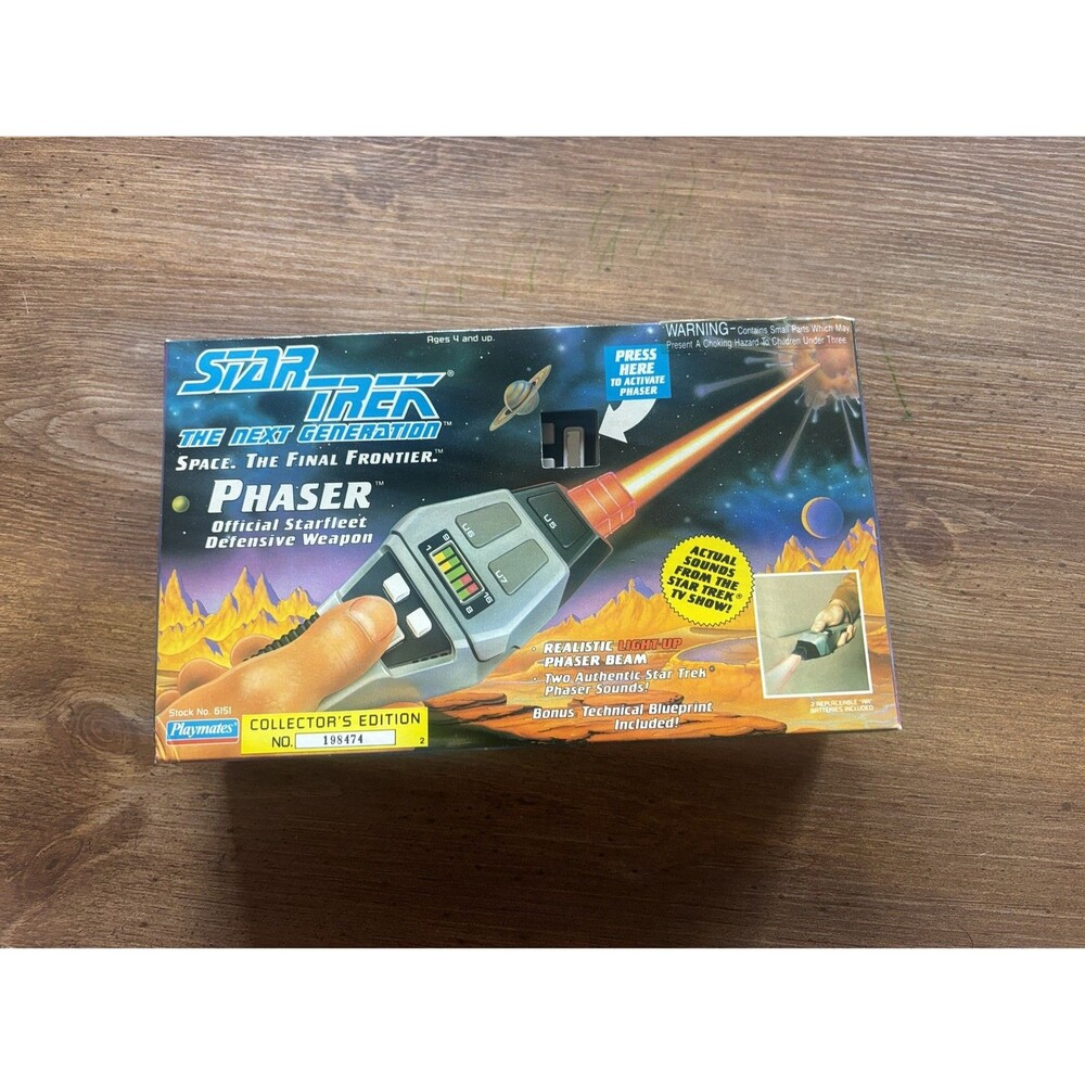 1992 Playmates Star Trek The Next Generation Phaser Collector's Edition